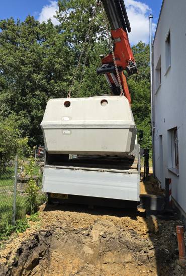 Výkop a pokládka odpadů